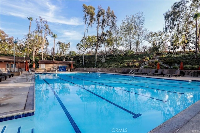 25152 Mammoth Cir, Lake Forest, CA 92630 - view of community pool