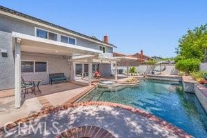 25152 Mammoth Cir, Lake Forest, CA 92630 - view of swimming pool featuring a pool with connected hot tub and a patio area