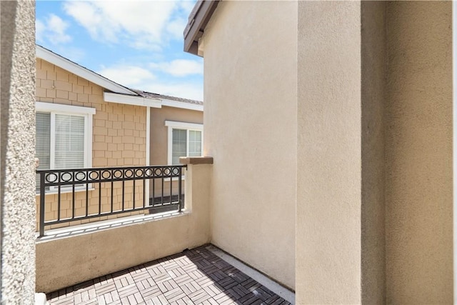 1335 Mc Fadden Dr, Fullerton, CA 92833 - view of balcony