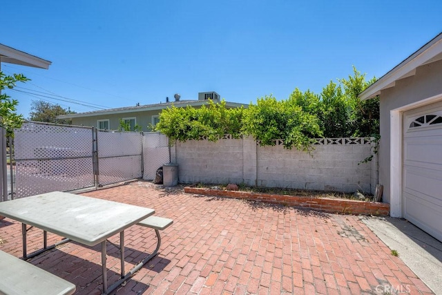 11009 Quill Ave, Sunland, CA 91040 - view of patio / terrace