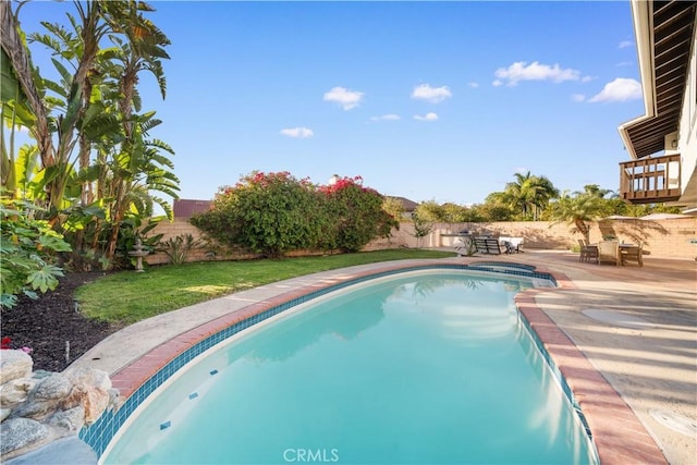 24861 Camberwell St, Laguna Hills, CA 92653 - view of pool featuring a fenced backyard and a patio