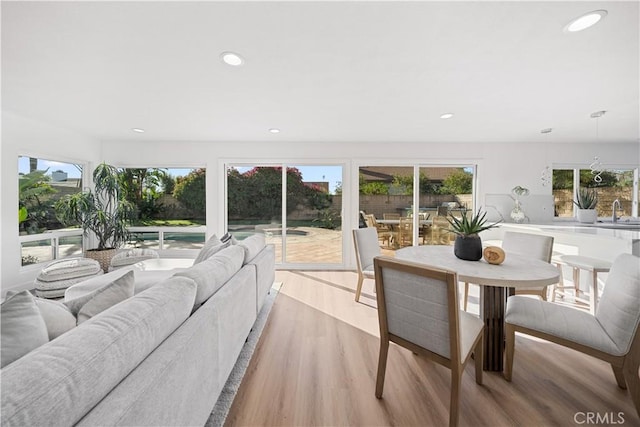 24861 Camberwell St, Laguna Hills, CA 92653 - sunroom / solarium with a sink