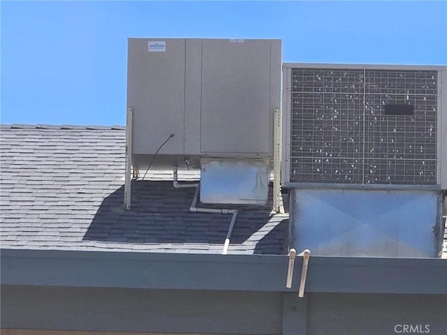 7050 Ivanpah Ave Unit 29, Palms, CA 92277 - exterior view of roof with shingles