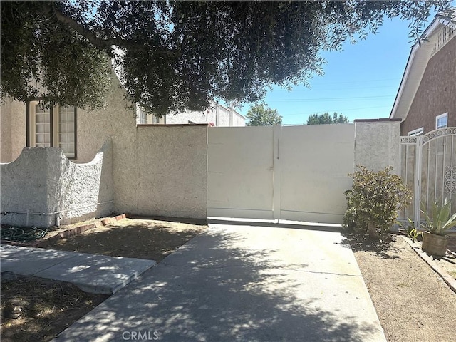 1316 Elm St, Alhambra, CA 91803 - view of gate