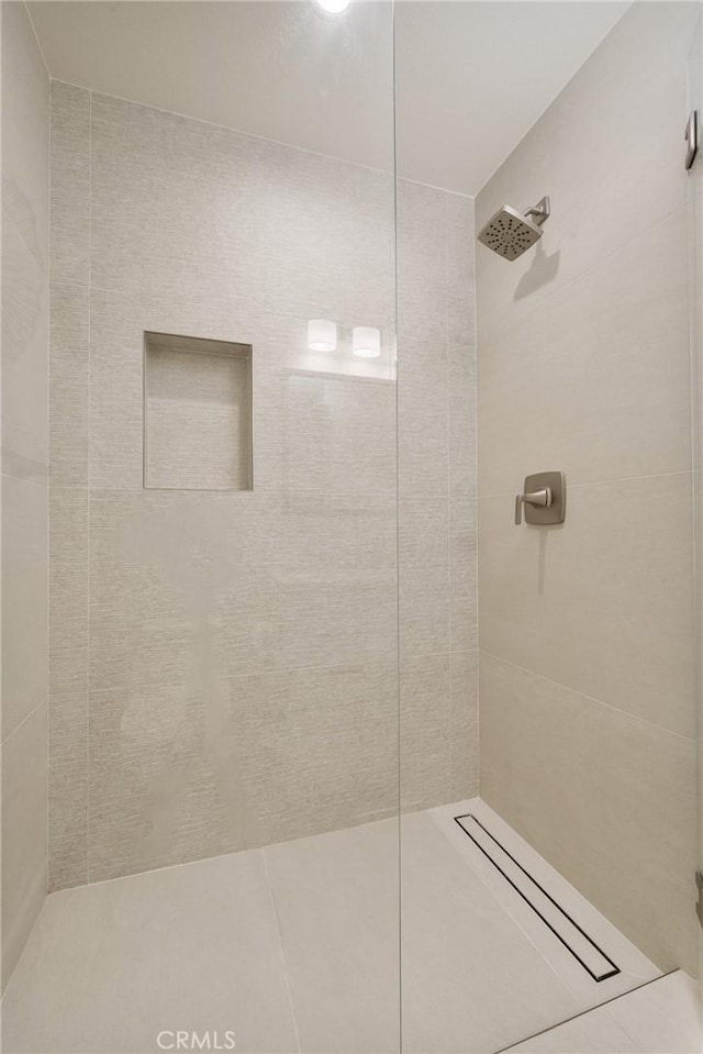 8645 Butte Cir Unit 603C, Huntington Beach, CA 92646 - full bathroom with tiled shower