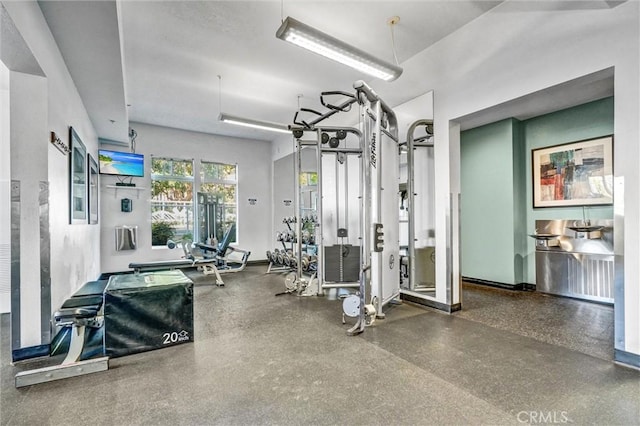388 E Ocean Blvd Unit 1215, Long Beach, CA 90802 - workout area with baseboards