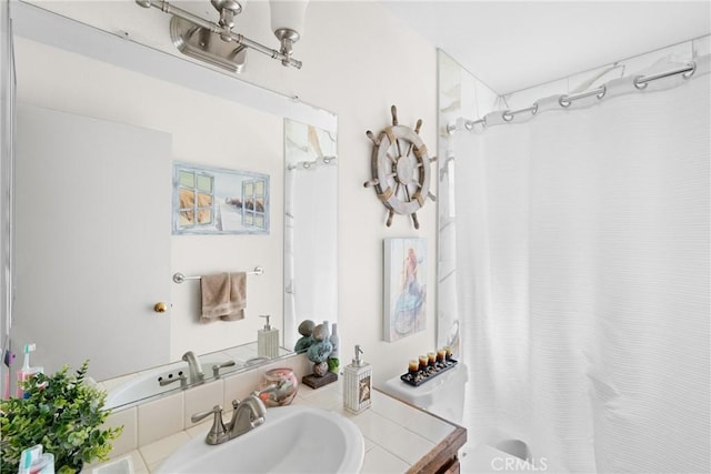 1269 Country Hill Rd, Santa Maria, CA 93455 - full bath featuring vanity and curtained shower