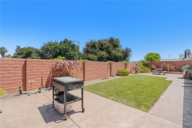 1269 Country Hill Rd, Santa Maria, CA 93455 - fenced backyard featuring a patio