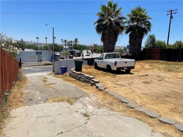 13213 Leffingwell Rd, Whittier, CA 90605 - view of asphalt road with street lighting