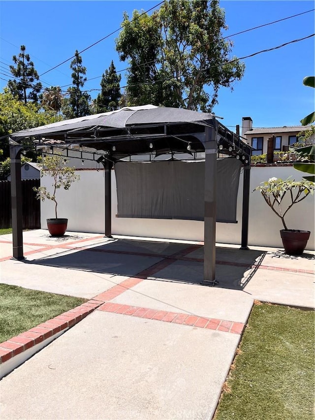 1610 266th St, Harbor City, CA 90710 - view of patio / terrace