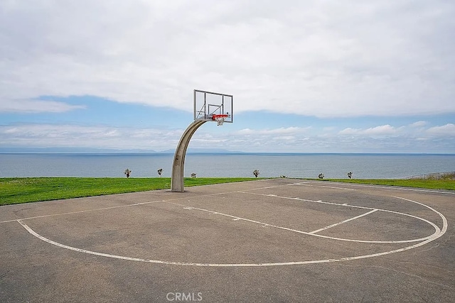 2209 W 25th St Unit 7, San Pedro, CA 90732 - view of basketball court with a water view and community basketball court