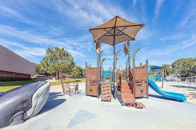 2209 W 25th St Unit 7, San Pedro, CA 90732 - view of communal playground
