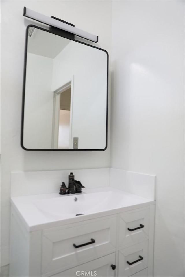 15154 Oliva Ave, Paramount, CA 90723 - bathroom with vanity
