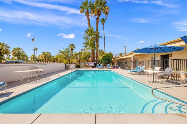 509561 S Highland Dr, Palm Springs, CA 92264 - community pool featuring a patio