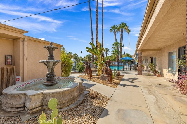 509561 S Highland Dr, Palm Springs, CA 92264 - view of patio with a community pool