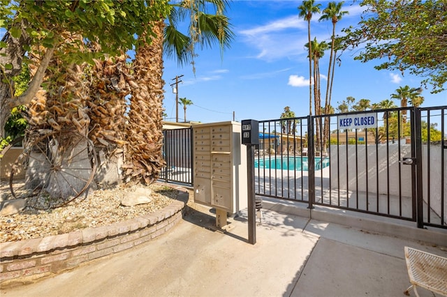 509561 S Highland Dr, Palm Springs, CA 92264 - view of gate