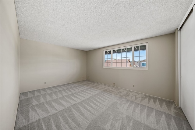 514 Mohawk Dr, Placentia, CA 92870 - unfurnished room with carpet floors and a textured ceiling