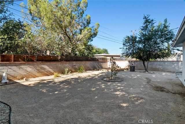 1414 W Jackman St, Lancaster, CA 93534 - fenced backyard with a patio area