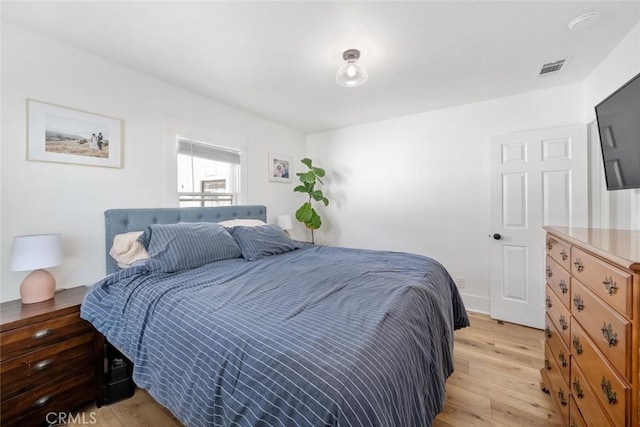 2082 Harris St, San Luis Obispo, CA 93401 - bedroom with light wood-style floors