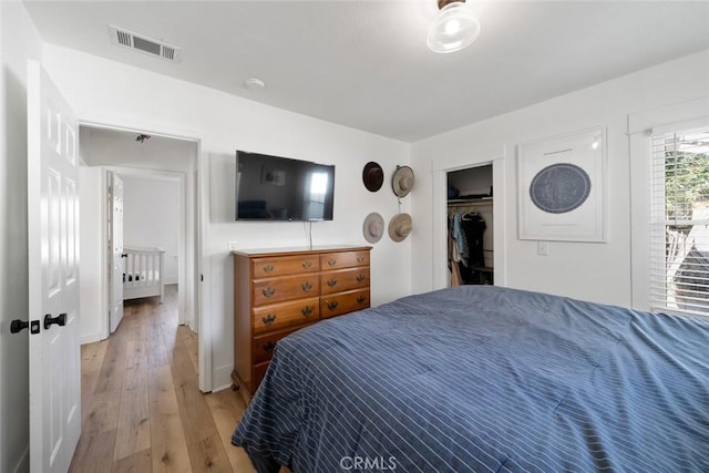 2082 Harris St, San Luis Obispo, CA 93401 - bedroom with light wood-type flooring and a closet