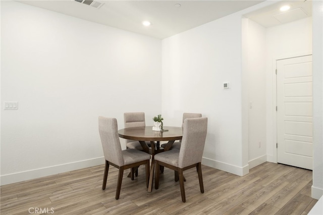 480 W Balsam Ln, Clovis, CA 93611 - dining room featuring light wood-type flooring and recessed lighting