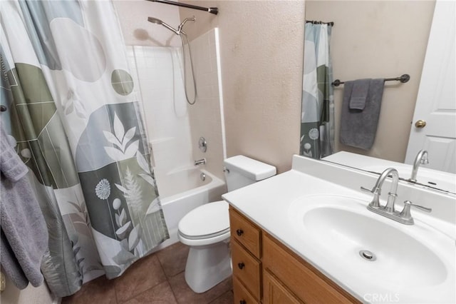 2092 Betsy Ross Ct, Atwater, CA 95301 - bathroom with vanity, shower / tub combo, and tile patterned flooring