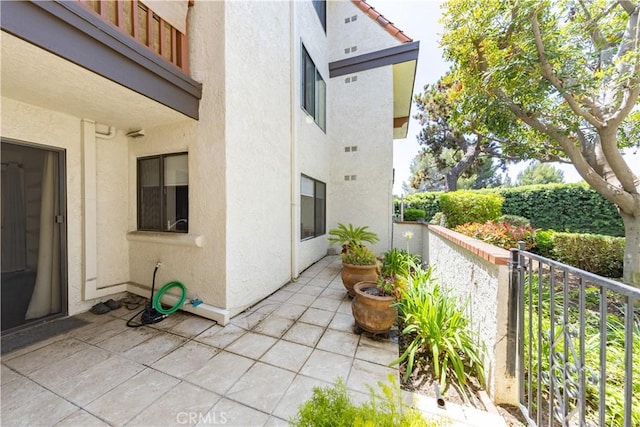 6242 Riviera Cir, Long Beach, CA 90815 - view of patio / terrace