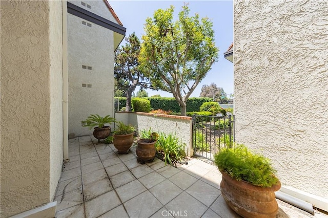 6242 Riviera Cir, Long Beach, CA 90815 - view of patio / terrace with a gate