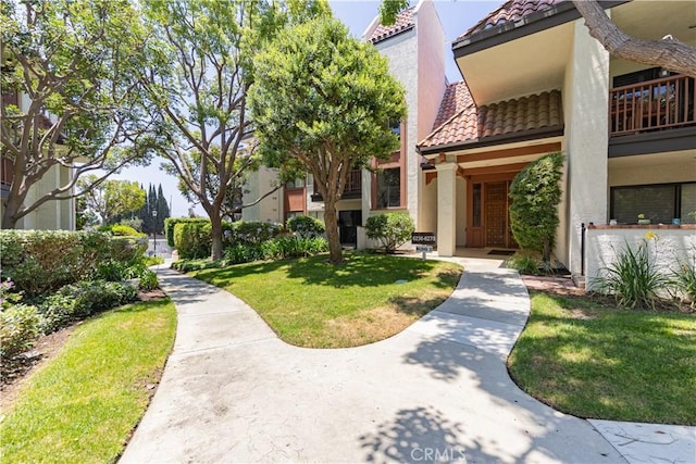 6242 Riviera Cir, Long Beach, CA 90815 - surrounding community with a yard