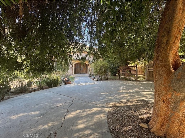 28869 Paradise Rd, Castaic, CA 91384 - obstructed view of property with a gate