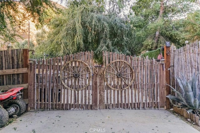 28869 Paradise Rd, Castaic, CA 91384 - view of gate