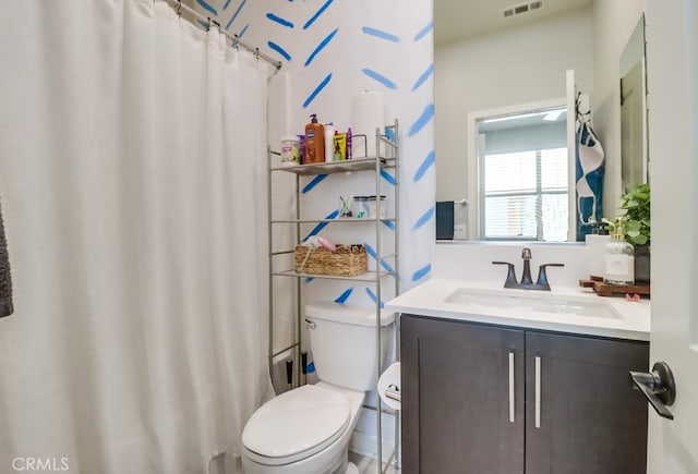 1905 Soho Ln Unit 2, Chula Vista, CA 91915 - full bathroom featuring vanity and a shower with curtain