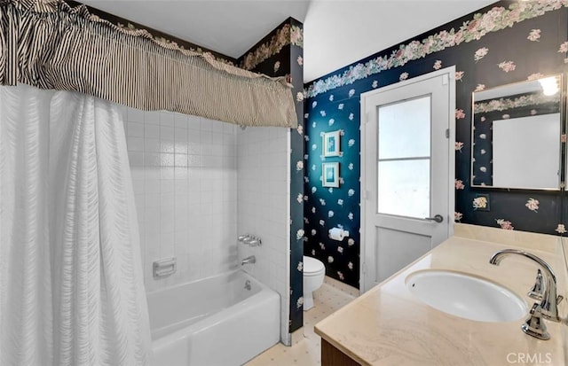 1023 Don Pablo Dr, Arcadia, CA 91006 - full bath featuring wallpapered walls, vanity, and shower / bath combination with curtain