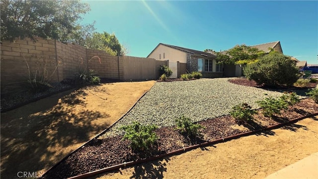37432 Whitehall Ln, Palmdale, CA 93550 - view of yard