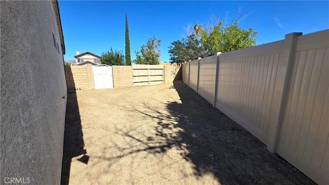 37432 Whitehall Ln, Palmdale, CA 93550 - view of fenced backyard