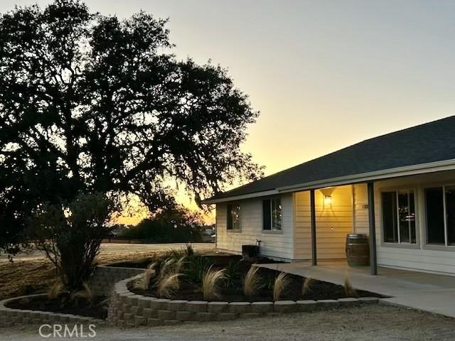 5335 Play Doe Ln, Paso Robles, CA 93446 - view of property exterior at dusk
