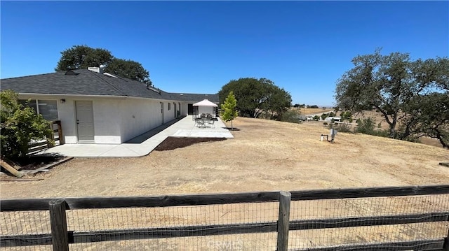 5335 Play Doe Ln, Paso Robles, CA 93446 - view of yard featuring a patio