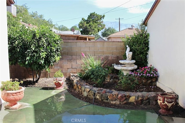 836 N 10th Ave, Upland, CA 91786 - view of yard