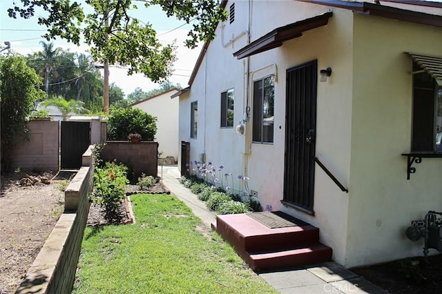 836 N 10th Ave, Upland, CA 91786 - view of yard