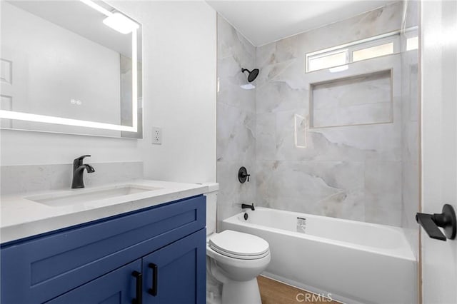 530 E 3rd St, Rialto, CA 92376 - full bath with vanity and washtub / shower combination