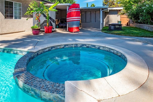 29639 Delphinium Ave, Canyon Country, CA 91387 - view of pool featuring a pool with connected hot tub and a patio area