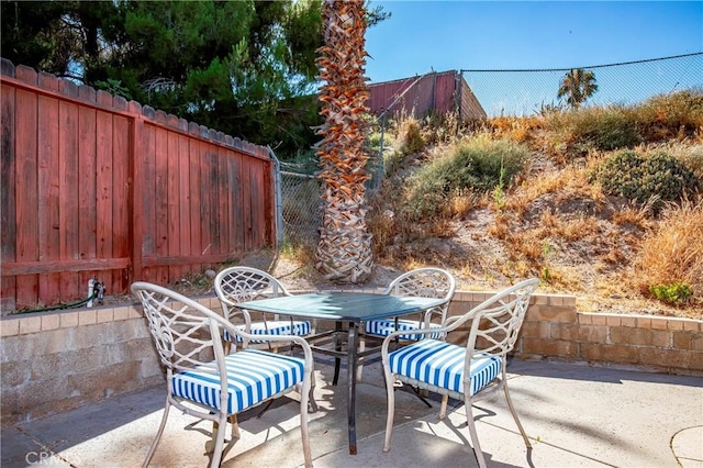 29639 Delphinium Ave, Canyon Country, CA 91387 - view of patio with outdoor dining space