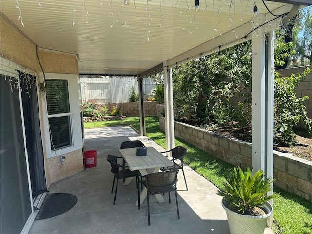 10600 Silverleaf Cir, Moreno Valley, CA 92557 - fenced backyard featuring a patio area and outdoor dining space
