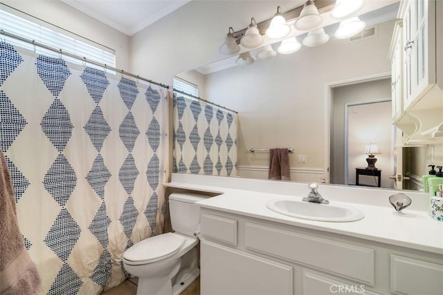 3450 Lake Park Ave, Fallbrook, CA 92028 - full bath featuring vanity, crown molding, and a shower with shower curtain
