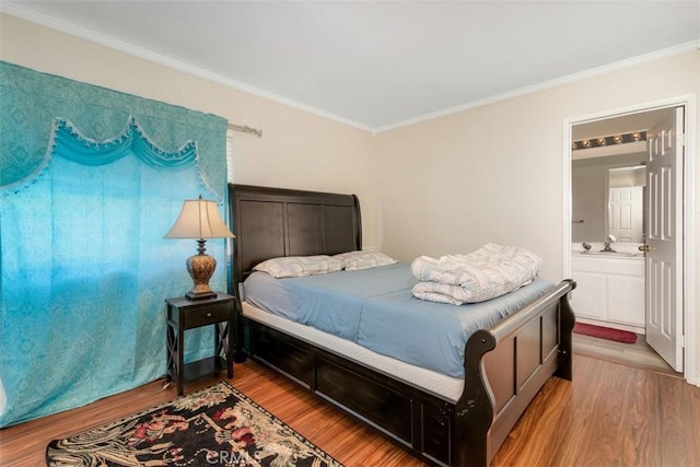 3450 Lake Park Ave, Fallbrook, CA 92028 - bedroom featuring wood finished floors, ornamental molding, and connected bathroom