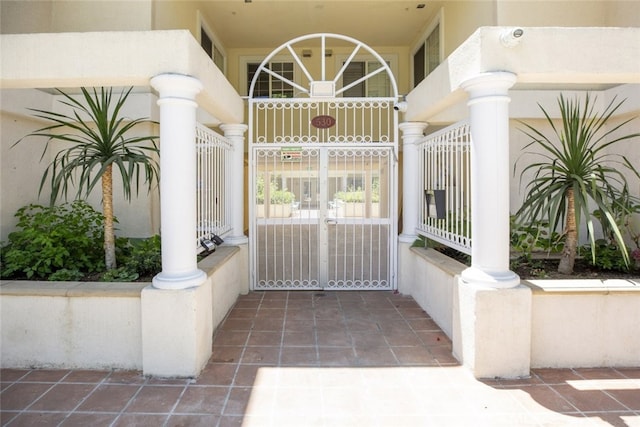 530 W Stocker St Unit 205, Glendale, CA 91202 - gate featuring a porch
