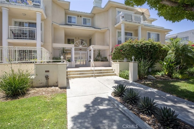 530 W Stocker St Unit 205, Glendale, CA 91202 - view of front of home featuring stucco siding