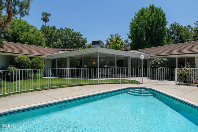 3505 E California Blvd, Pasadena, CA 91107 - view of swimming pool featuring a patio area