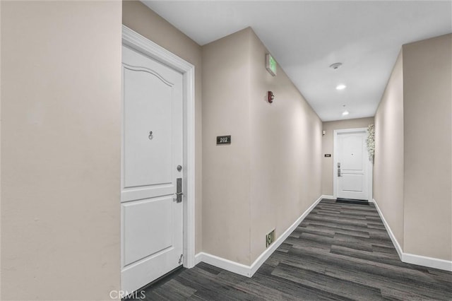 991 Arapahoe St Unit 202A, Los Angeles, CA 90006 - entryway featuring dark wood finished floors and recessed lighting