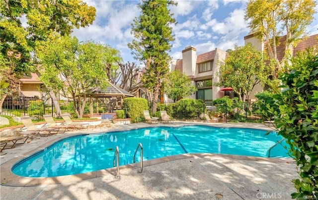 9000 Vanalden Ave Unit 176, Northridge, CA 91324 - community pool with a gazebo and a patio area
